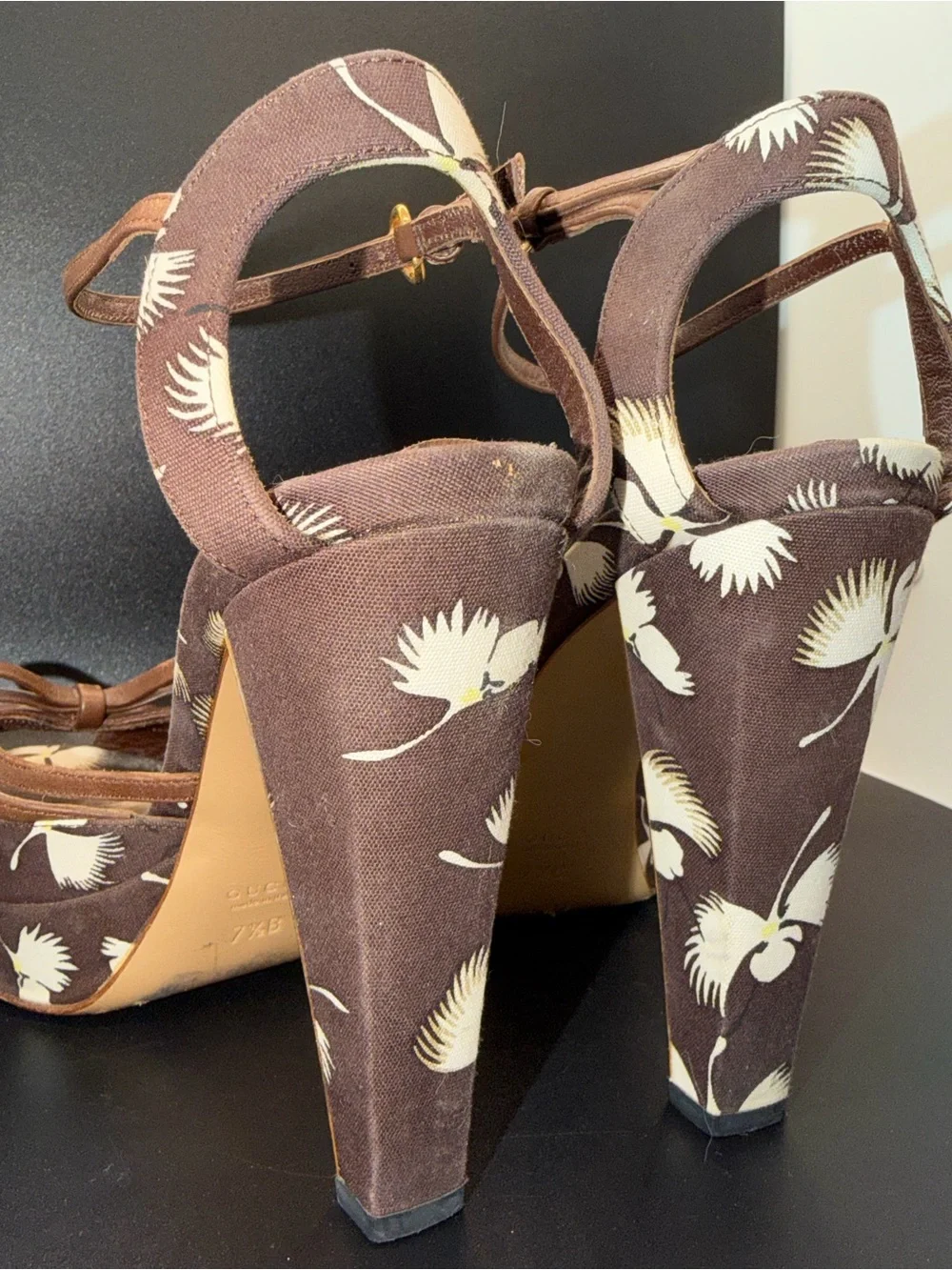 Rare Vintage Gucci Sandals Heels Brown Leather & Flowers Early 2000 Y2K Fits 7.5